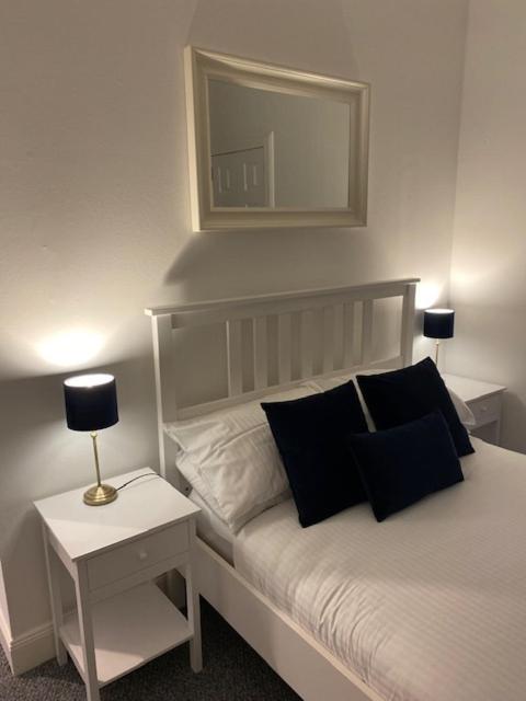 Glenfinnan - Two Bedroom Apartment Dunfermline Extérieur photo